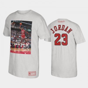 Michael Jordan Chicago Bulls #23 Men's The Last Dance Bulls 6 T-Shirt - White
